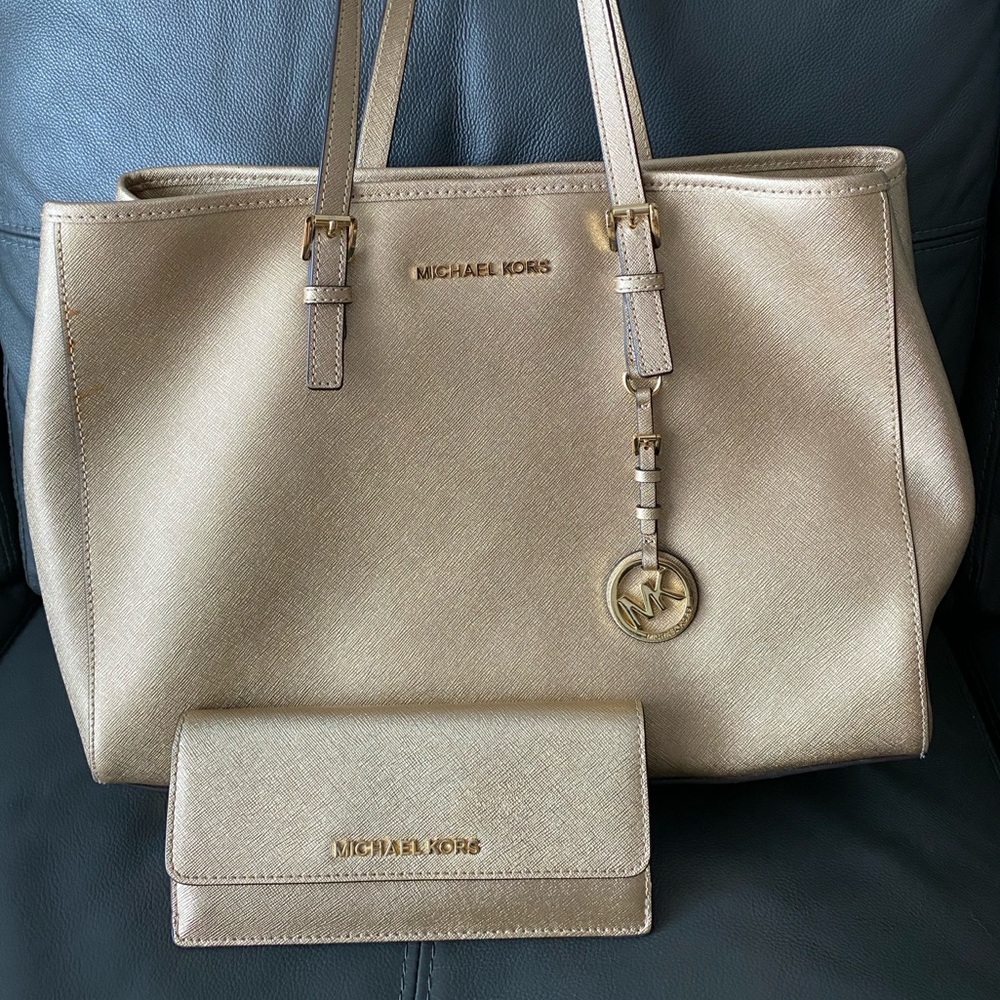 Michael Kors Gold Metallic Leather Matching Bag/Wallet
